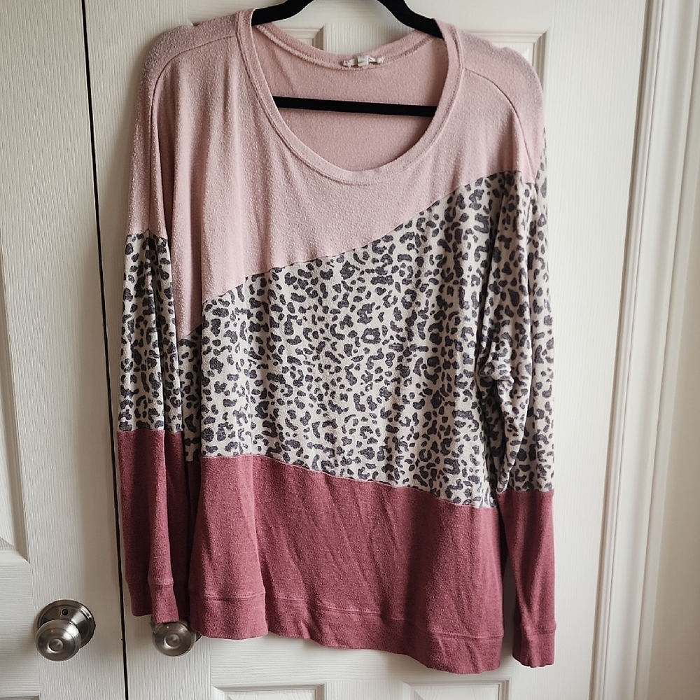 Maurices Blush and Mauve Leopard Print Sweatshirt 2XL